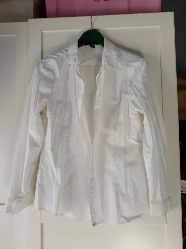 Ropa de camarera varias prendas ,preguntar precio