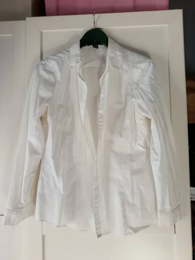 Ropa de camarera varias prendas ,preguntar precio