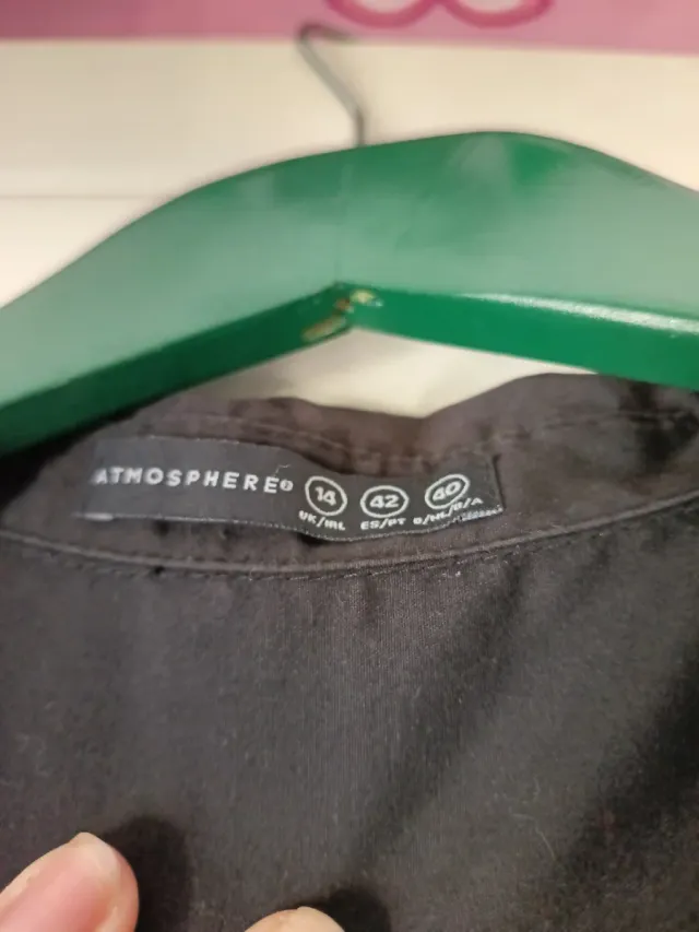 Ropa de camarera varias prendas ,preguntar precio