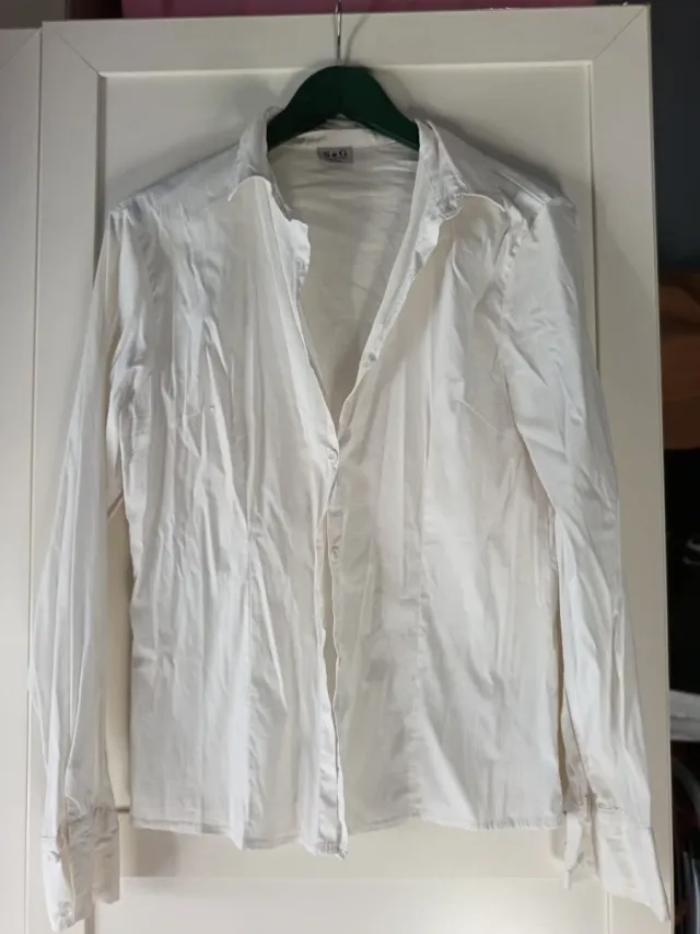 Ropa de camarera varias prendas ,preguntar precio