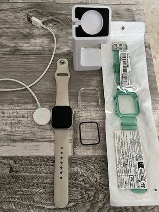 Apple Watch SE 2024 Beige y Verde