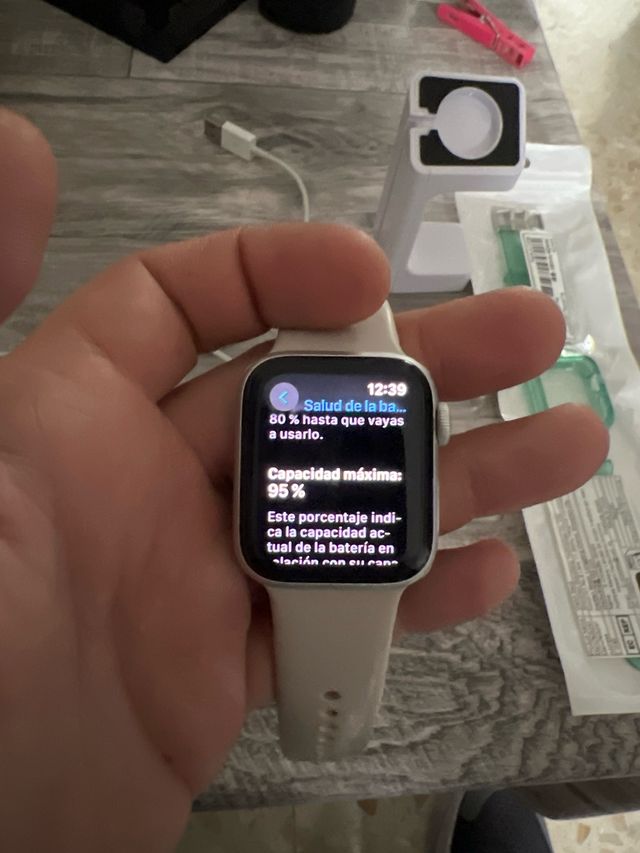 Apple Watch SE 2024 Beige y Verde