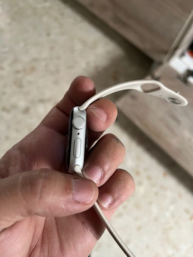 Apple Watch SE 2024 Beige y Verde