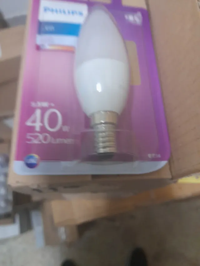 Bombilla LED Philips E14 5.5W Vela Caja 6 uds