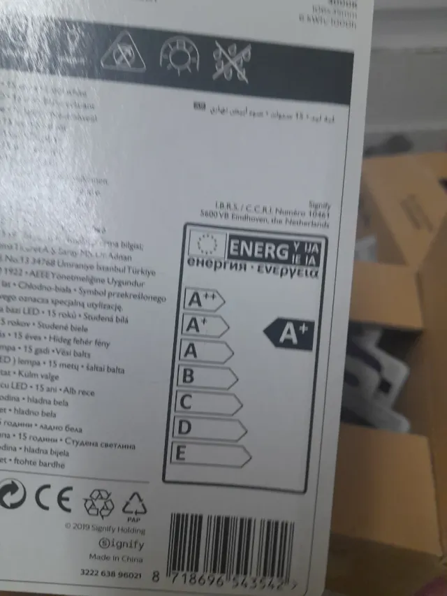 Bombilla LED Philips E14 5.5W Vela Caja 6 uds