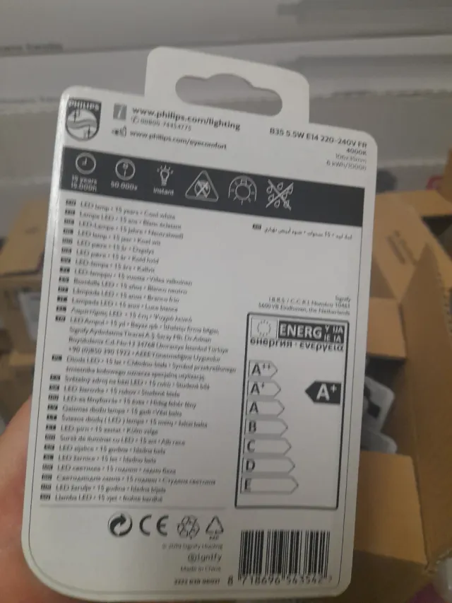 Bombilla LED Philips E14 5.5W Vela Caja 6 uds