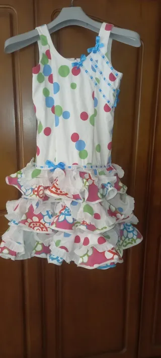 Traje de Flamenca con lunares y volantes