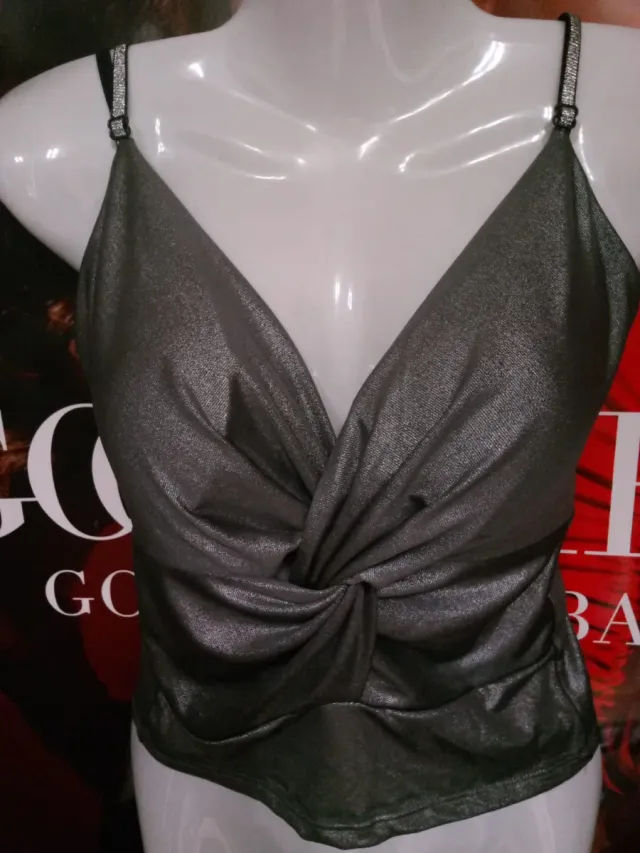 Blusa plateada cruzada talla única