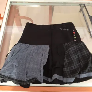 Falda corta Desigual Talla M