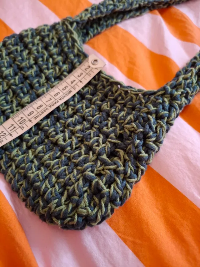 BOLSO DE HOMBRO A CROCHET VERDE