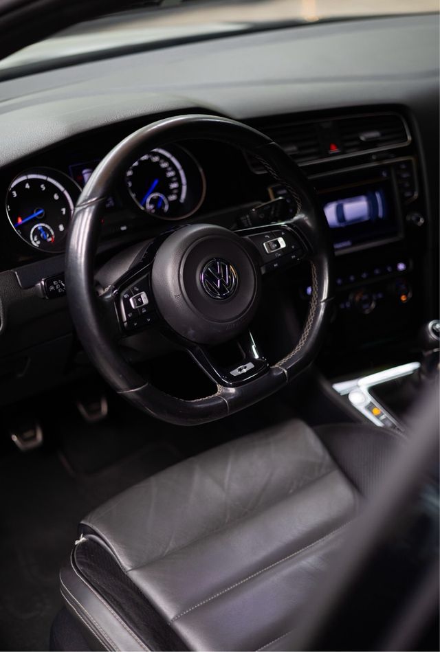 Volkswagen Golf R