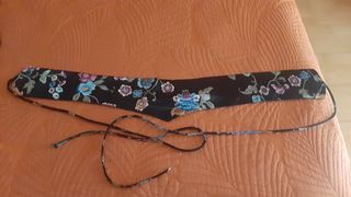 Blusa tipo Kimono floral negra