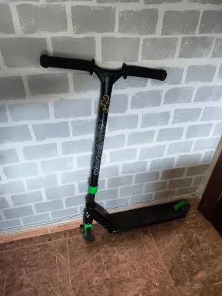 Patinete Oxelo Negro y Verde