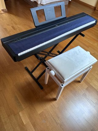 Yamaha P-45 Digital Piano + Soporte