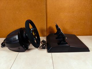 Volante Thrustmaster T300 - Alcantara Edition