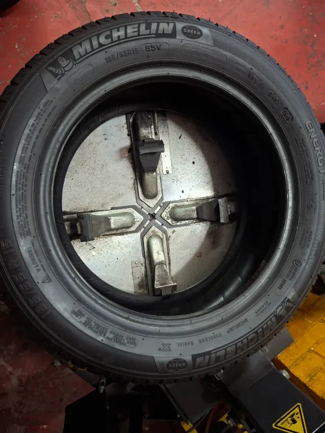 Neumáticos Michelin 195/55 R15 90%