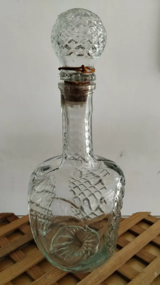 BOTELLA DE CRISTAL en relieve