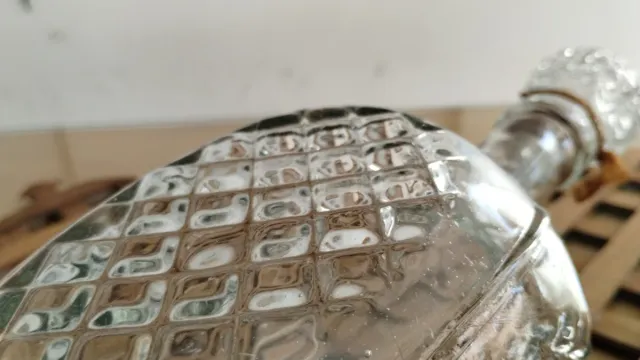 BOTELLA DE CRISTAL en relieve