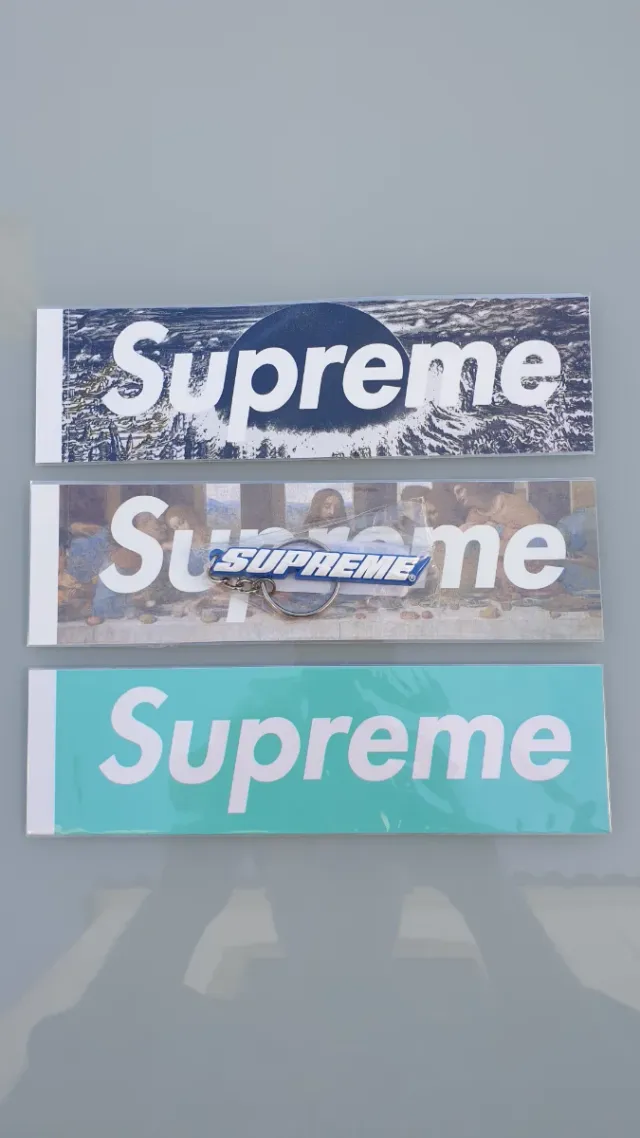 Llavero Supreme Azul Bevel Logo Box