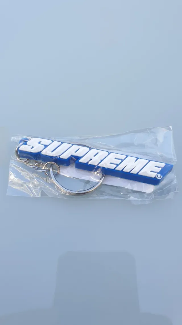Llavero Supreme Azul Bevel Logo Box