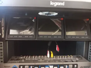 Mesa sonido, monitores y bafles