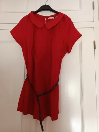 Blusa roja con cuello Peter Pan