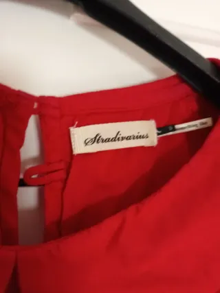 Blusa roja con cuello Peter Pan