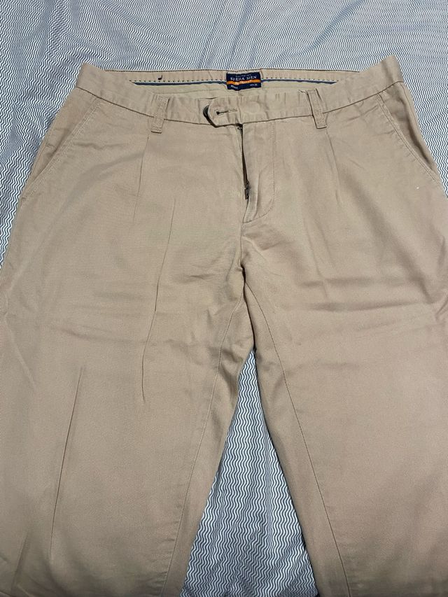 Pantalón largo beige