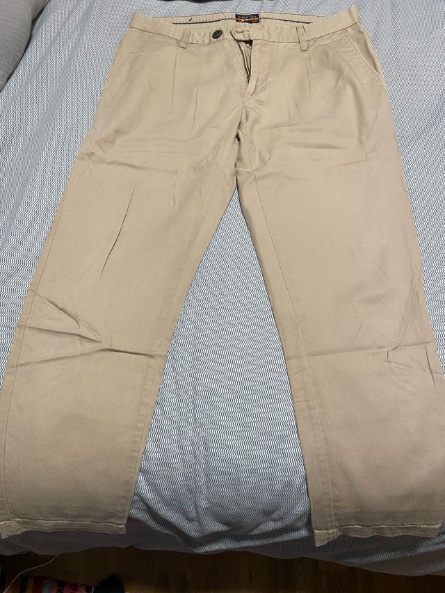 Pantalón largo beige