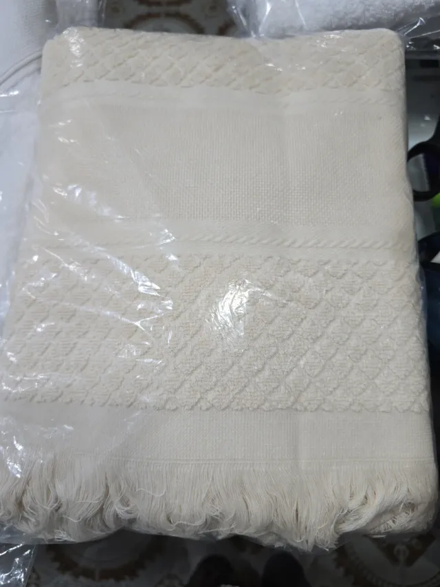 Toalla bebé punto de cruz beige