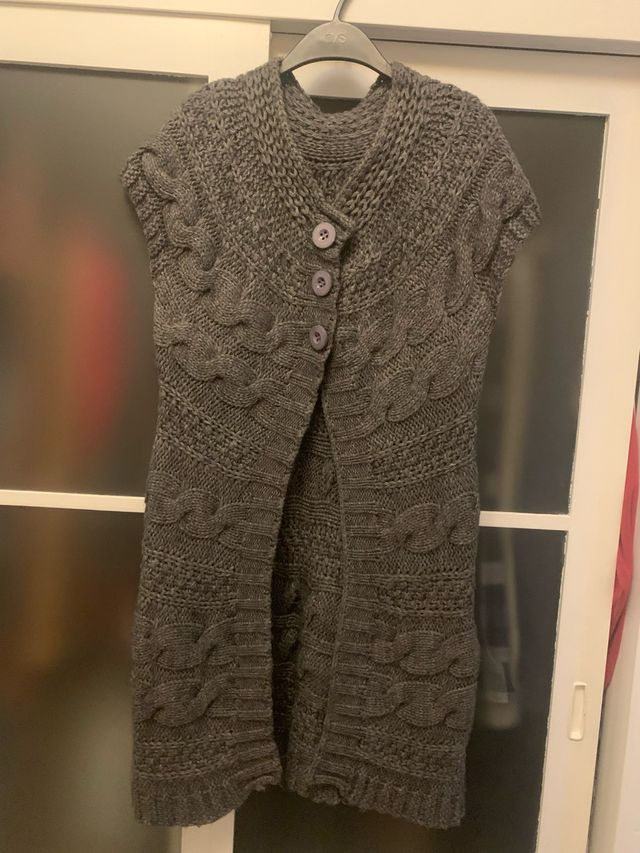 Chaleco de lana gris