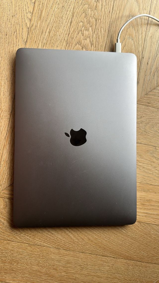 MacBook Pro i5 2019 Gris 256