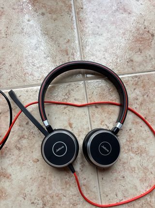 Auriculares Jabra Negros y Rojos