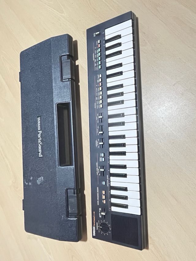 Teclado Yamaha Porta Sound PS-400 Vintage