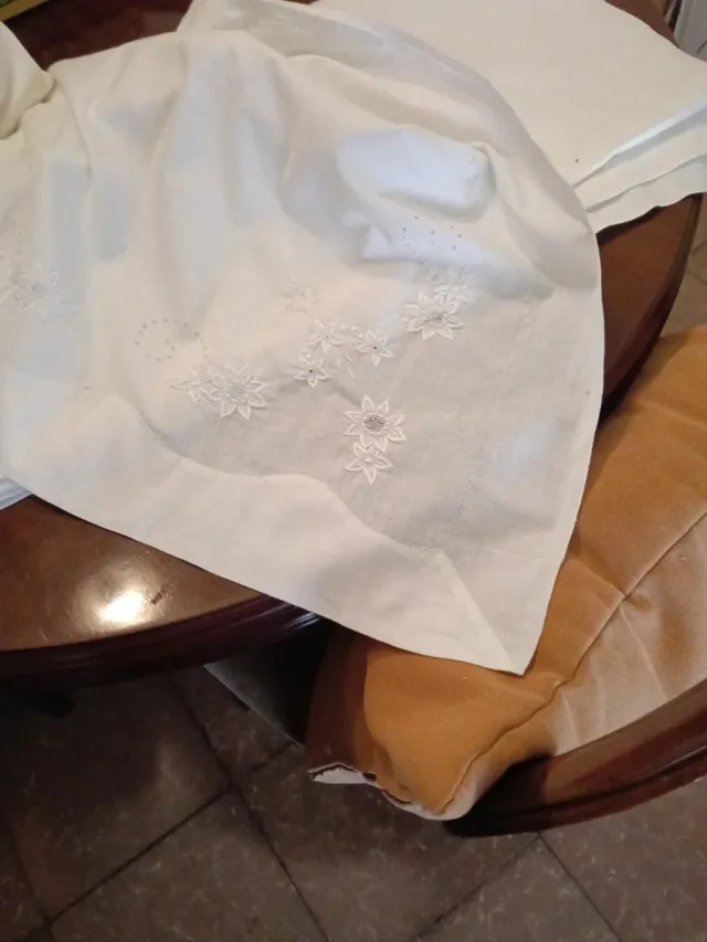 Juego de sábanas blancas de algodón