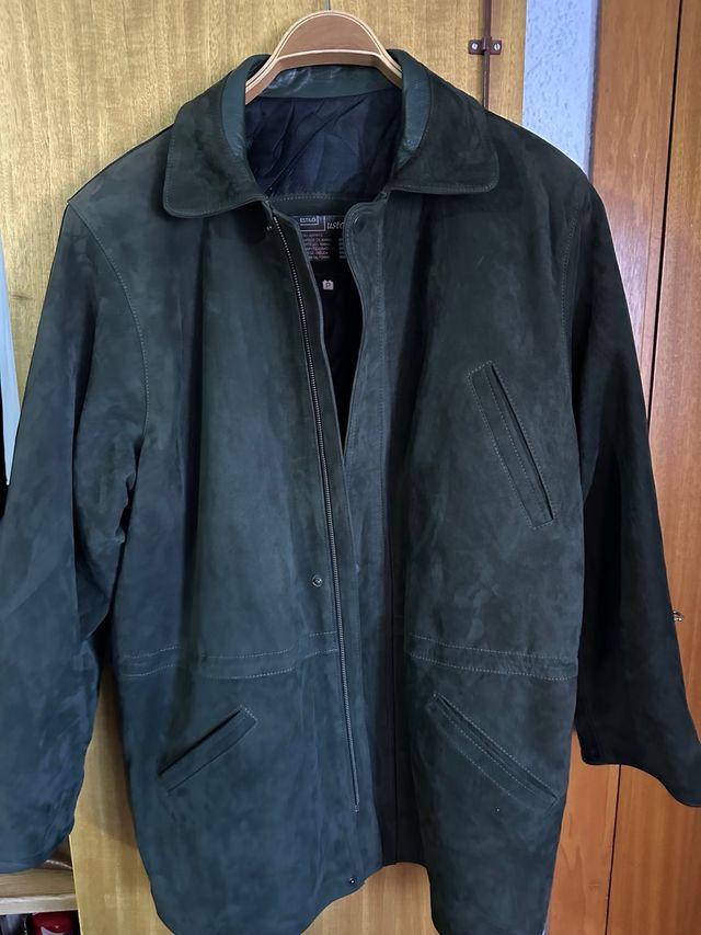 Abrigo verde piel oversize