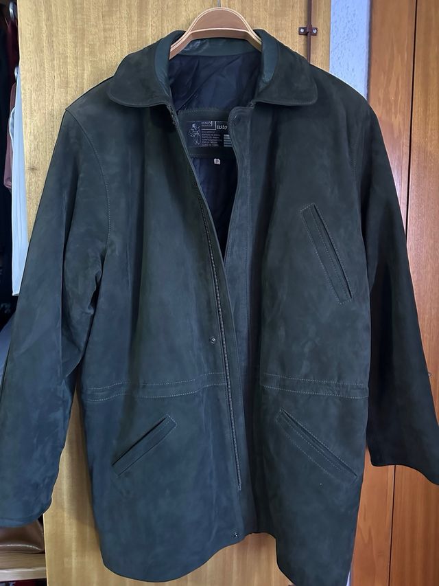 Abrigo verde piel oversize