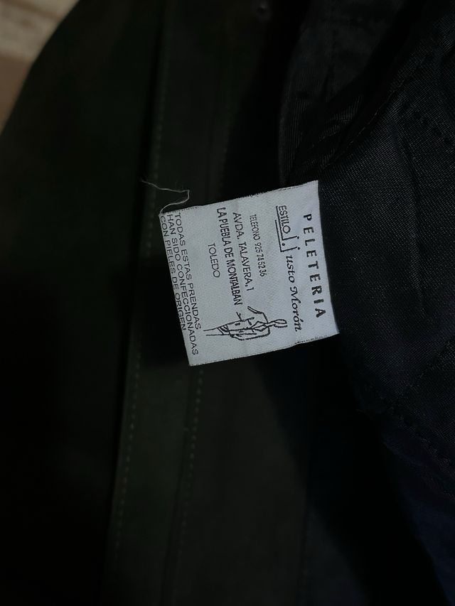 Abrigo verde piel oversize