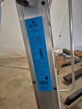 Escalera KTL almacén 8 peldaños
