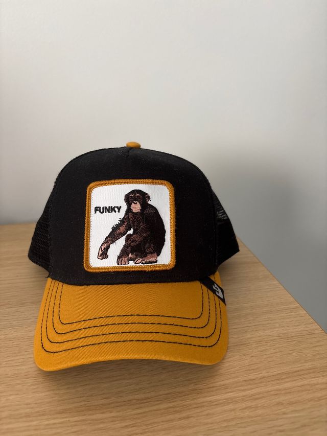 Gorra Goorin Bros Funky Mono Negra y Amarilla