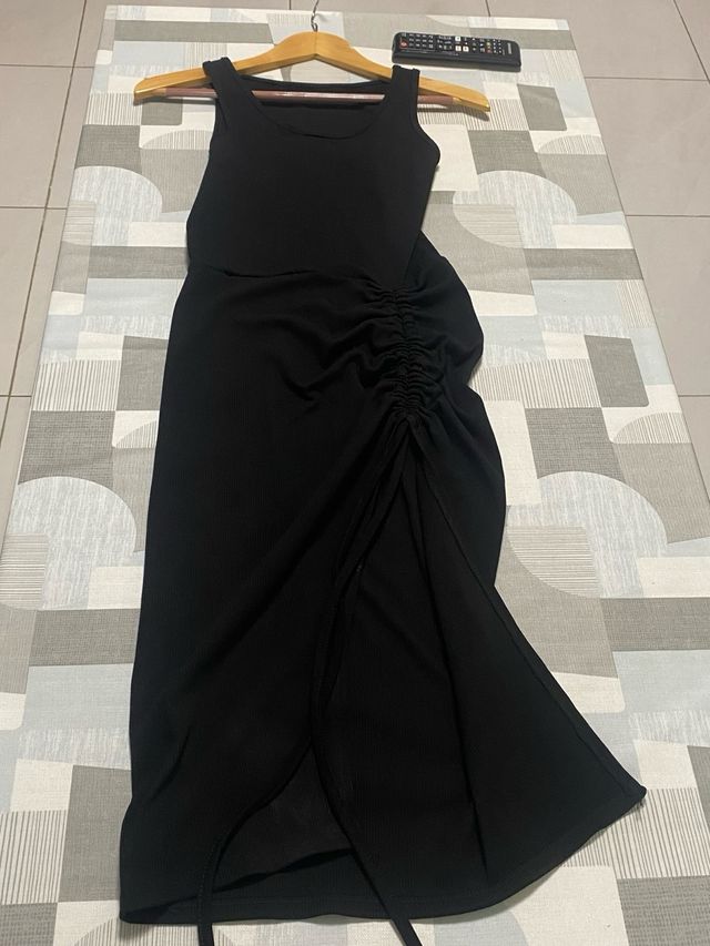 Vestido negro ajustado T-S/M