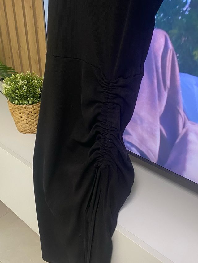 Vestido negro ajustado T-S/M