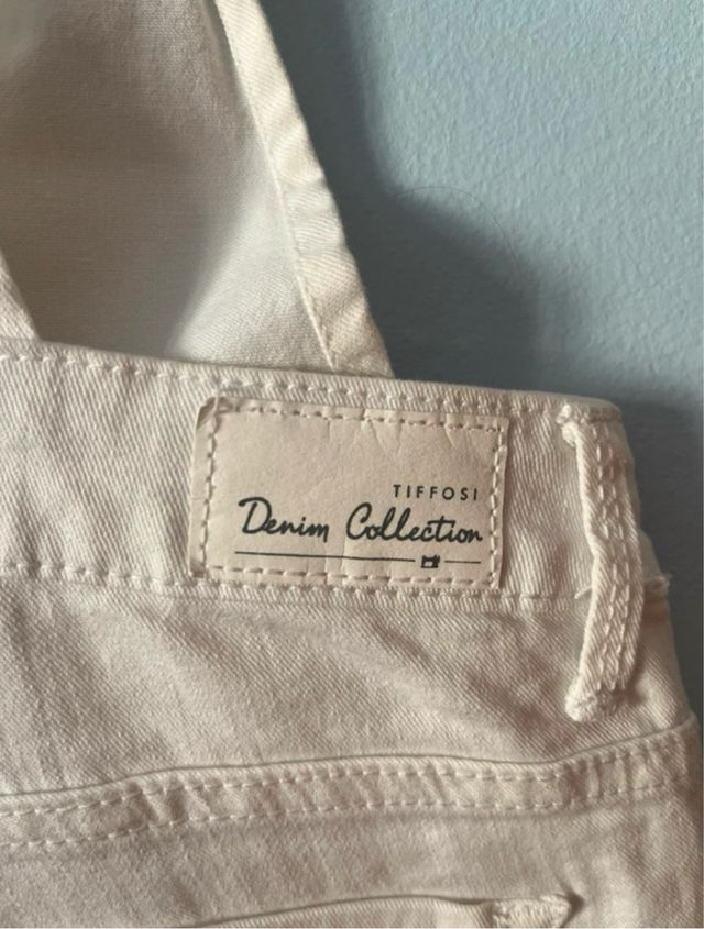 Mono corto blanco niña