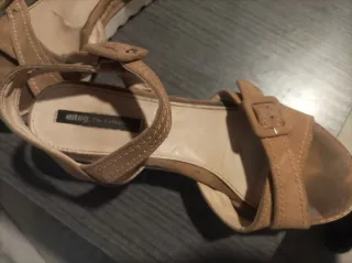 Sandalias cuña marrón mujer