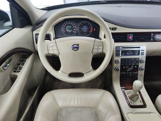 VOLVO V70 2.4D Momentum