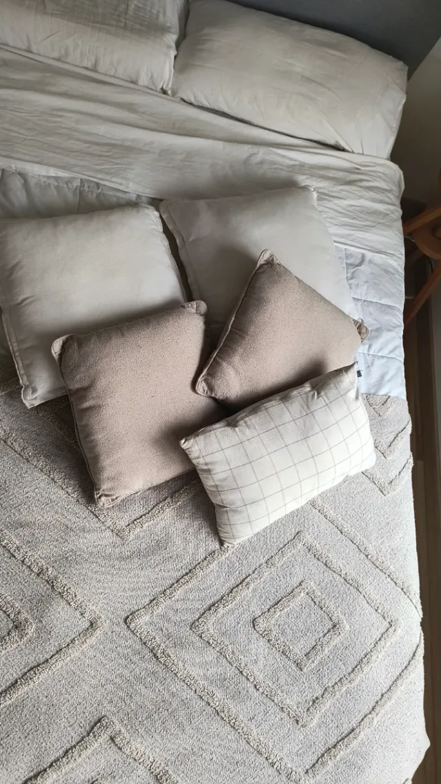 Set 5 Cuscini Molto Molto Beige e Bianco