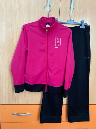 Conjunto deportivo Nike niña rosa y negro