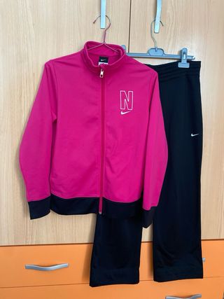 Conjunto deportivo Nike niña rosa y negro