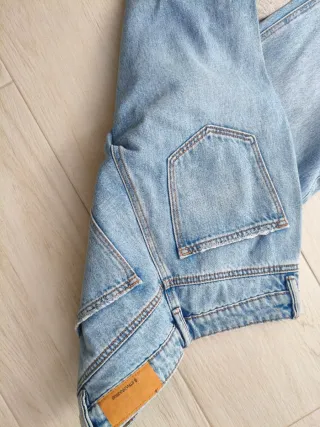 Pantalón vaquero campana