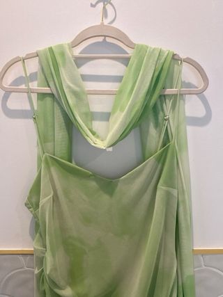 Vestido Zara verde con foulard